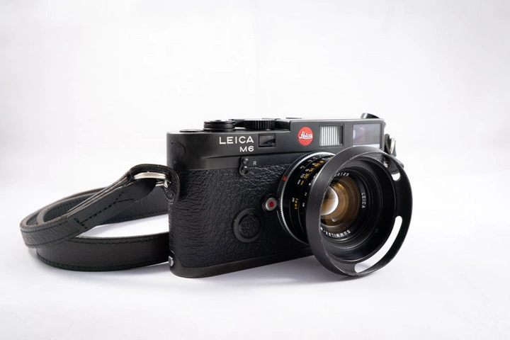 Image of a Leica M6 with a Summilux 35mm/1.4 Image of a Leica M6 with a Summilux 35mm/1.4